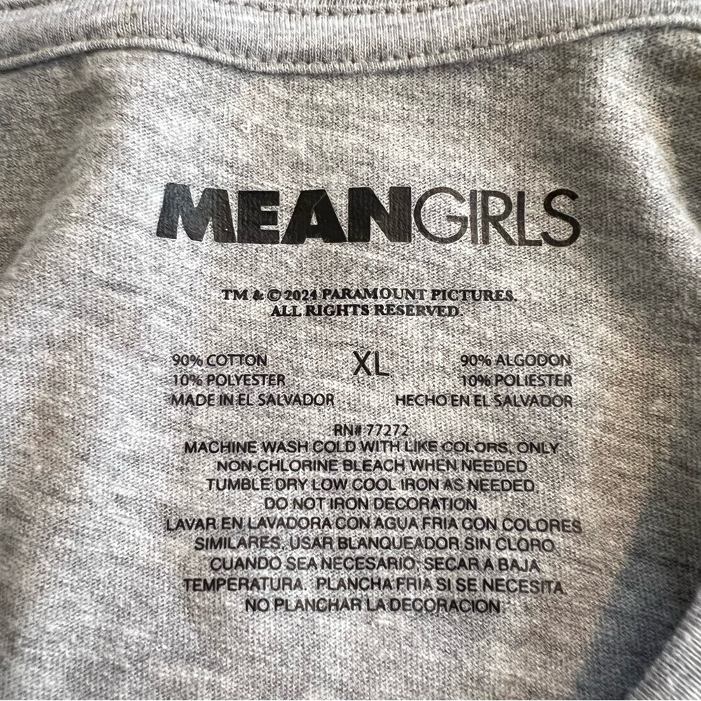 NWT Mean Girls 'Christmas Is So Fetch' Gray Graphic Short-Sleeve Tee- XL - Picture 4 of 6